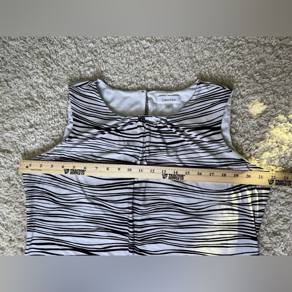 Women’s Petite XL Calvin Klein Sleeveless Top GUC - Picture 5 of 6